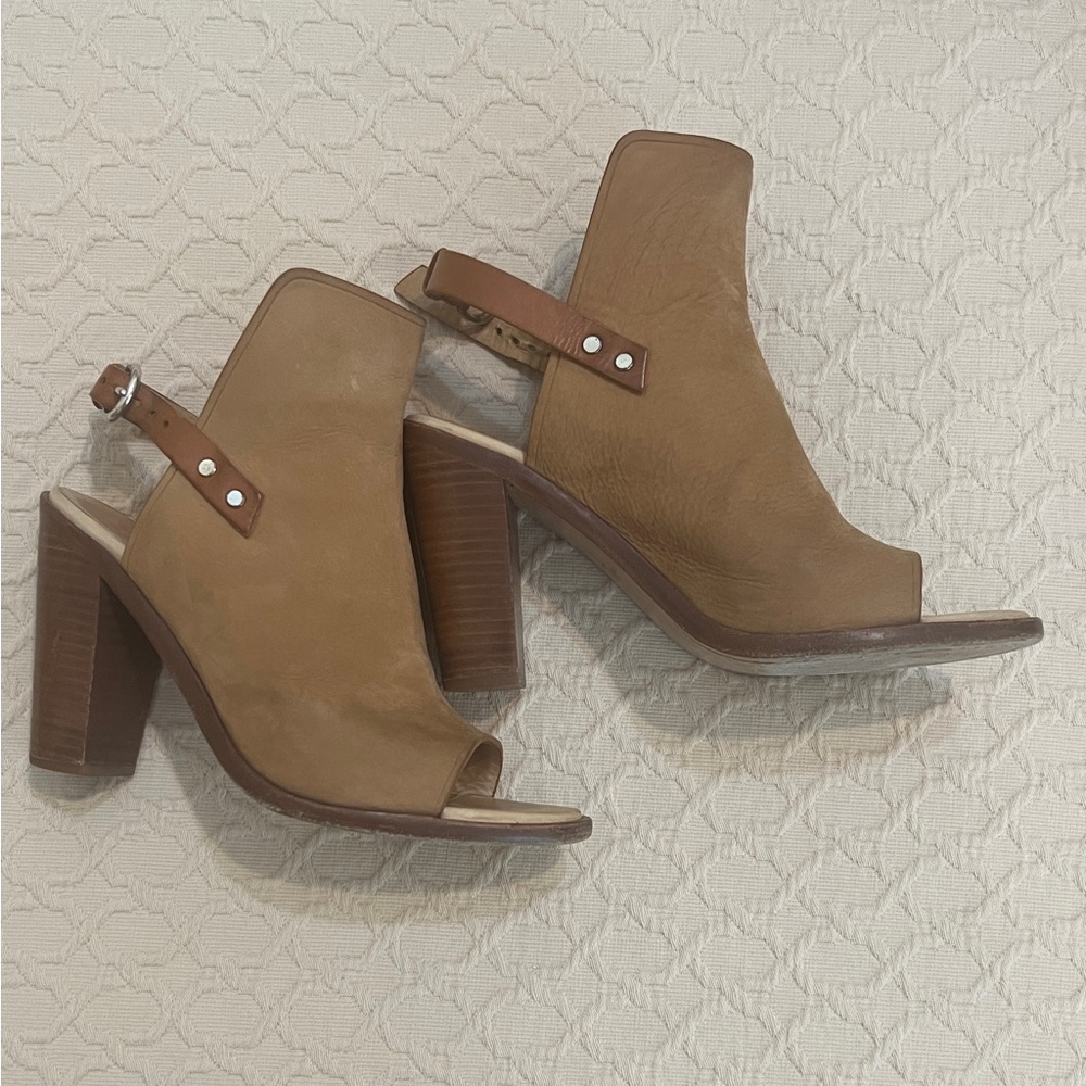 Rag and Bone Sandal size 38.  Beige suede.